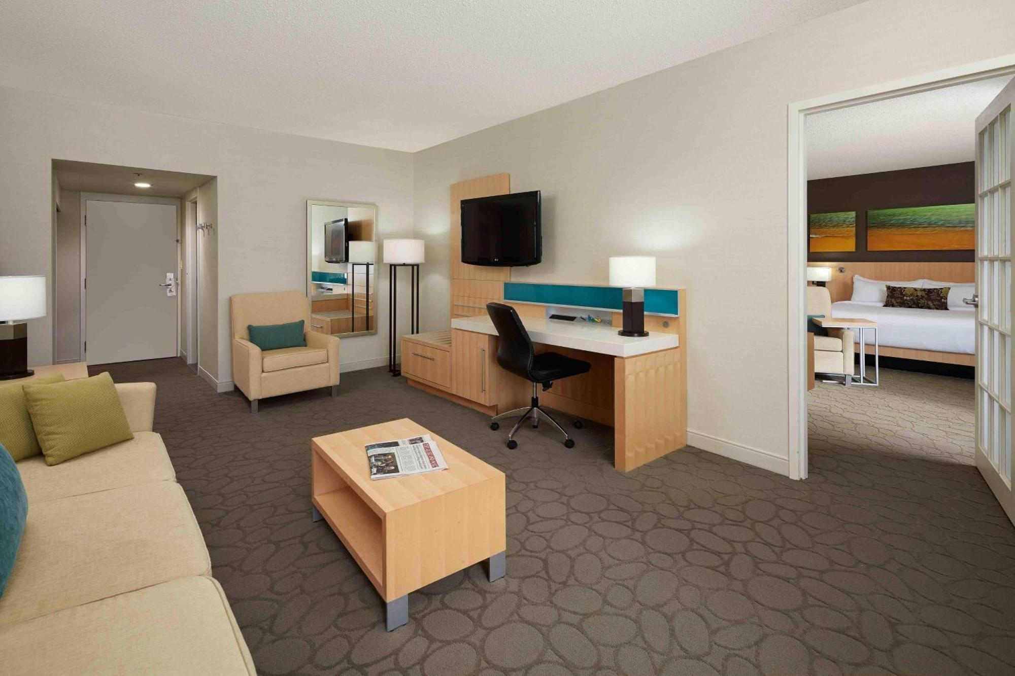 Delta By Marriott Edward Hotel 4*